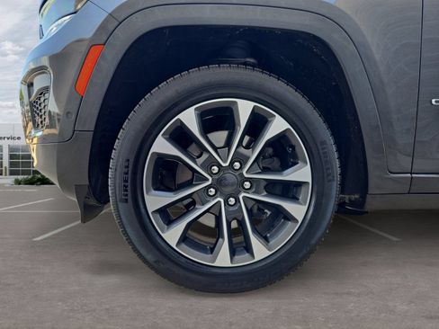 Used 2023 Jeep Grand Cherokee L Overland AWD/4WD image 10