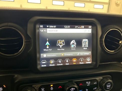 Used 2022 Jeep Gladiator Overland image 23