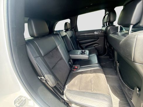 Used 2018 Jeep Grand Cherokee Altitude image 32