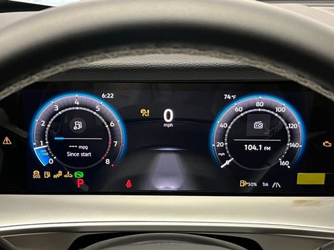 New 2025 Volkswagen Tiguan SE image 25