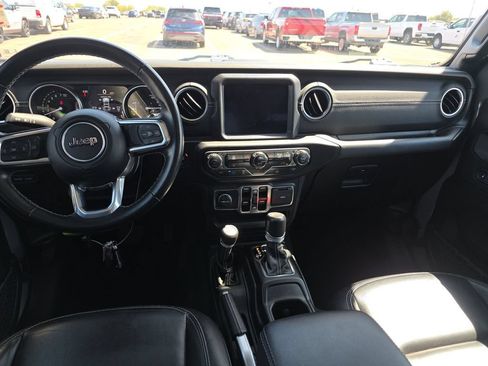 Used 2022 Jeep Wrangler Unlimited Sahara AWD/4WD image 6