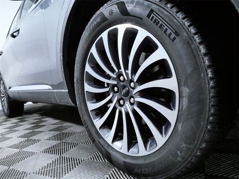Used 2023 Lincoln Aviator AWD w/ Premium Package image 2