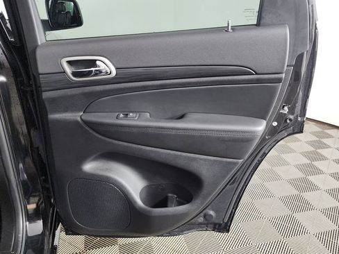 Used 2022 Jeep Grand Cherokee Laredo X image 29