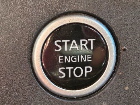 Used 2021 Nissan Rogue S FWD image 21