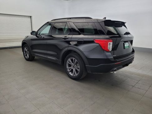 Used 2022 Ford Explorer XLT w/ Equipment Group 202A AWD/4WD image 3