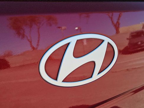 Used 2025 Hyundai Santa Fe SEL image 11