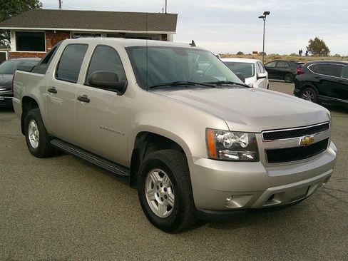 Used 2007 Chevrolet Avalanche LS image 1