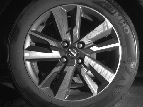 Used 2025 Nissan Versa SV image 14