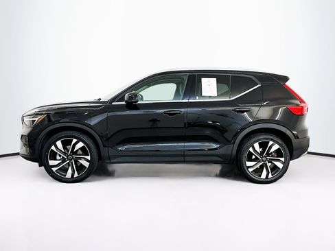 Used 2023 Volvo XC40 B5 Ultimate image 4