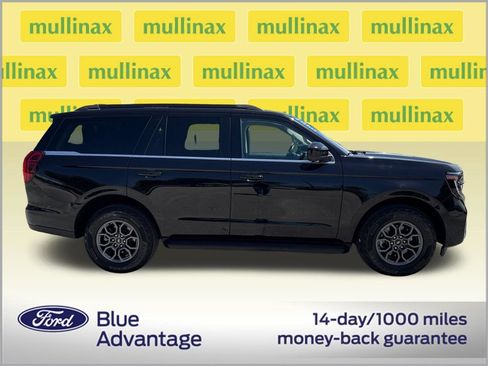 Used 2025 Ford Expedition Active RWD image 2