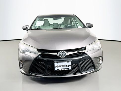 Used 2017 Toyota Camry SE FWD image 2