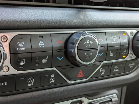 Used 2024 Jeep Gladiator Mojave w/ Safety Group AWD/4WD image 25