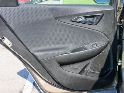 Used 2025 Chevrolet Malibu LT image 12