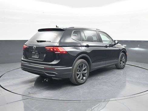 Used 2023 Volkswagen Tiguan SE image 7