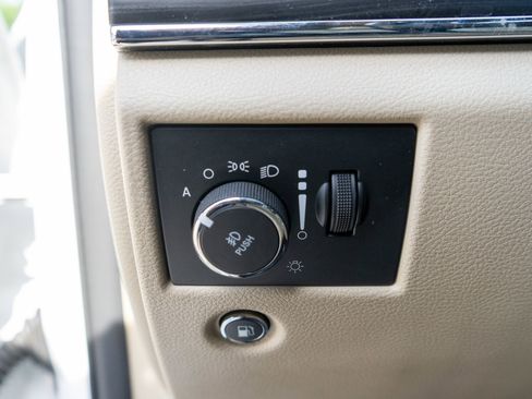 Used 2021 Jeep Grand Cherokee Limited w/ Luxury Group II AWD/4WD image 16