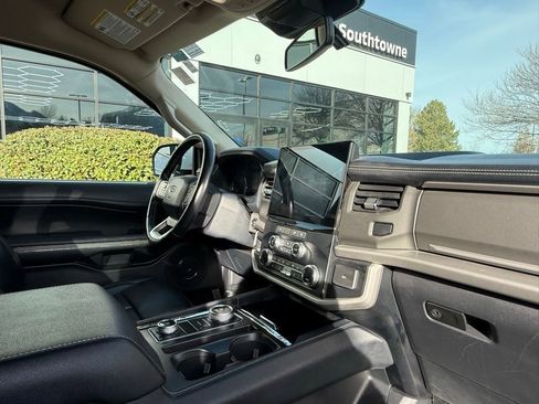 Used 2024 Ford Expedition Max XLT image 29