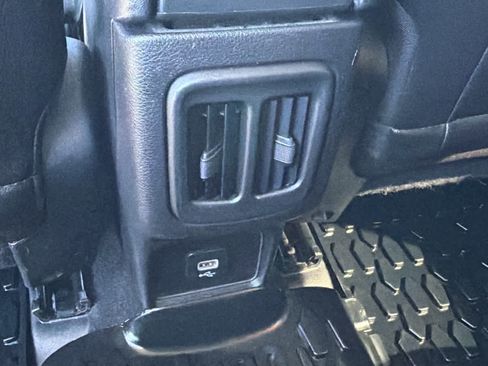 Used 2020 Jeep Compass Latitude FWD image 25