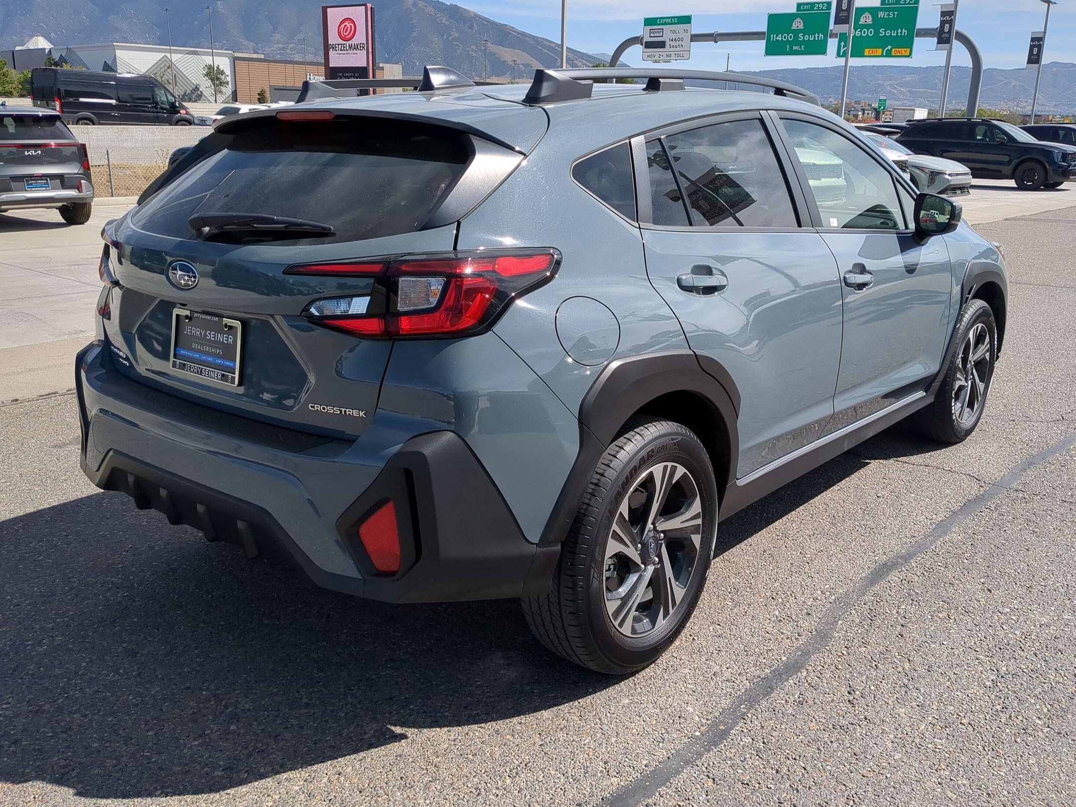 Used 2024 Subaru Crosstrek 2.0i Premium AWD/4WD image 6