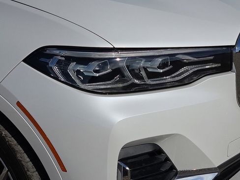 Used 2020 BMW X7 xDrive50i w/ Dynamic Handling Package image 11