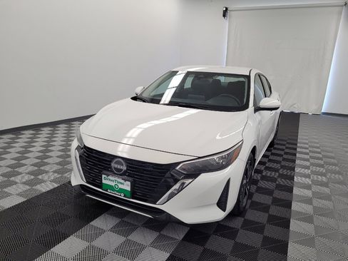 Used 2025 Nissan Sentra SV FWD image 15