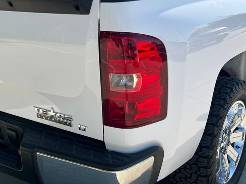 Used 2009 Chevrolet Silverado 1500 LT w/ Texas Edition RWD image 15