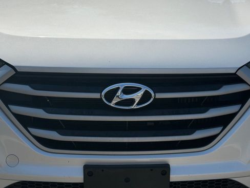 Used 2018 Hyundai Tucson Value AWD/4WD image 40