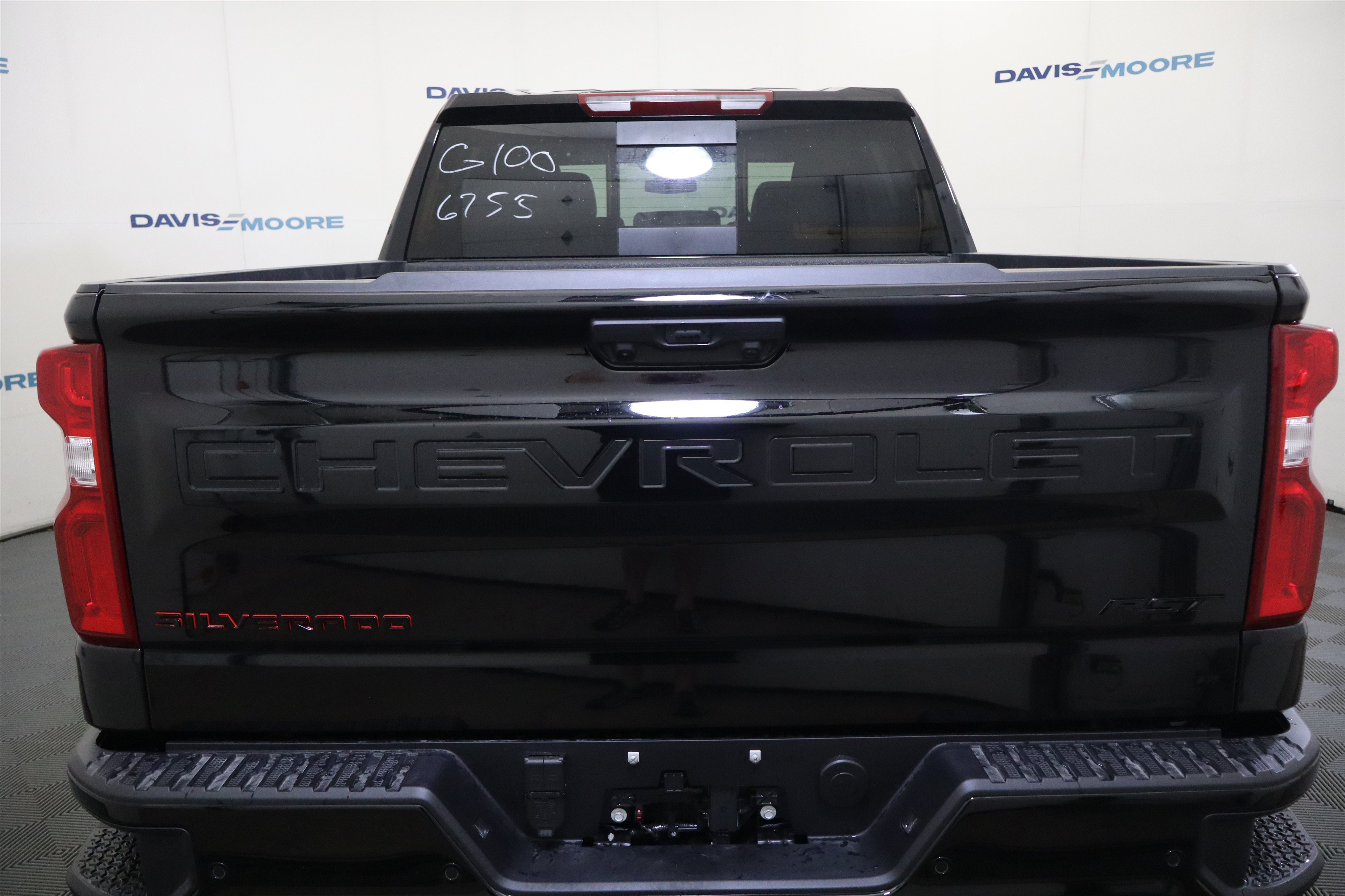 New 2026 Chevrolet Silverado 1500 RST w/ Redline Edition AWD/4WD image 8