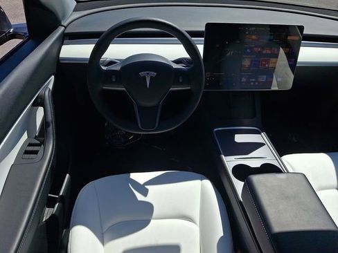 Used 2021 Tesla Model Y Long Range AWD/4WD image 13