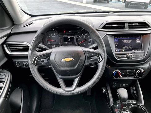 Certified 2022 Chevrolet TrailBlazer LT w/ Driver Confidence Package image 12