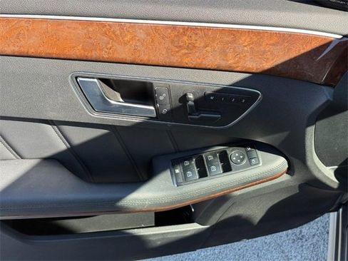 Used 2013 Mercedes-Benz E 350 4MATIC Sedan image 18