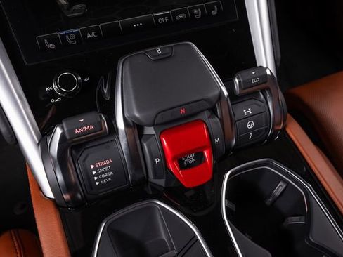 Used 2022 Lamborghini Urus AWD/4WD image 51