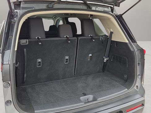 Used 2022 Nissan Pathfinder S image 8