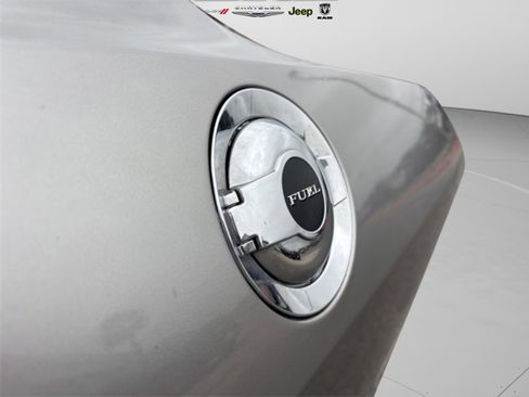 Used 2016 Dodge Challenger SXT image 23