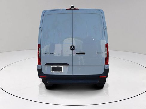Used 2025 Mercedes-Benz Sprinter 2500 image 5