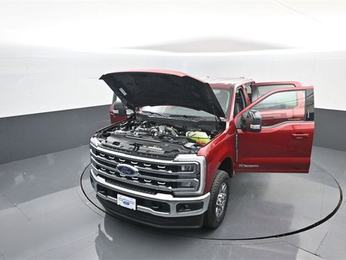 New 2026 Ford F250 Lariat w/ FX4 Off-Road Package image 38