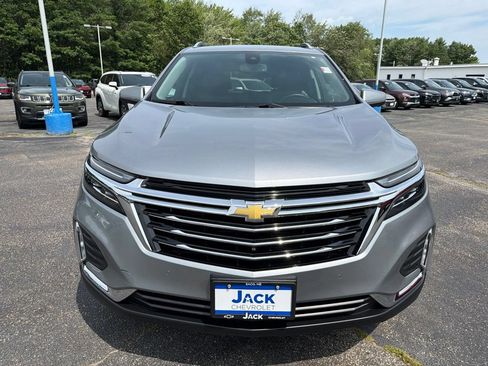 Used 2023 Chevrolet Equinox Premier AWD/4WD image 2