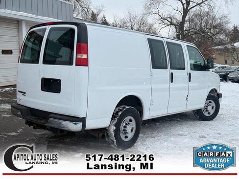 Used 2015 Chevrolet Express 2500 image 8