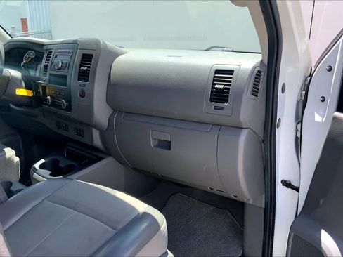 Used 2016 Nissan NV 3500 SV RWD image 23