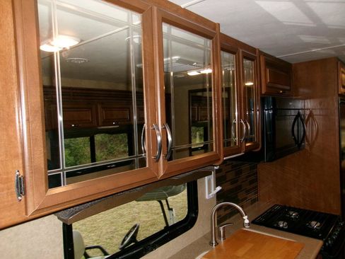 Used 2014 Ford E-450 and Econoline 450 Super Duty w/ Motorhome Prep Package RWD image 16