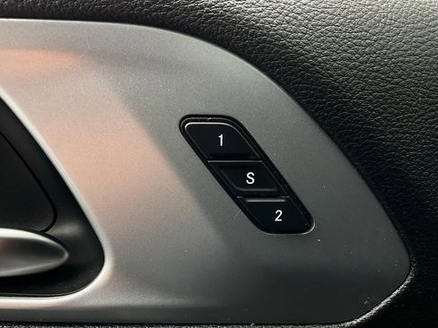 Used 2020 Chrysler Pacifica Touring-L Plus w/ S Appearance Package image 24