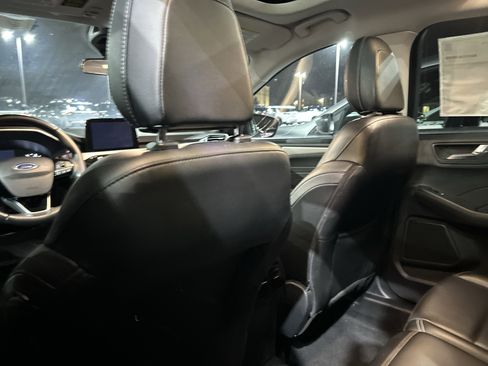 Used 2022 Ford Escape SEL image 19