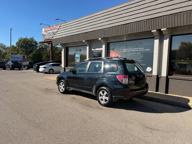 Used 2012 Subaru Forester 2.5X w/ Alloy Wheel Pkg AWD/4WD image 3