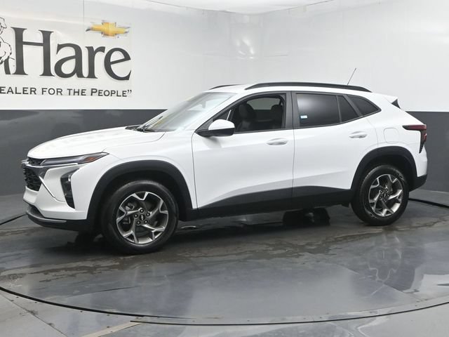 Used 2025 Chevrolet Trax LT FWD image 36