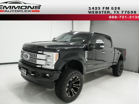 Used 2019 Ford F250 Platinum w/ Platinum Ultimate Package AWD/4WD image 1
