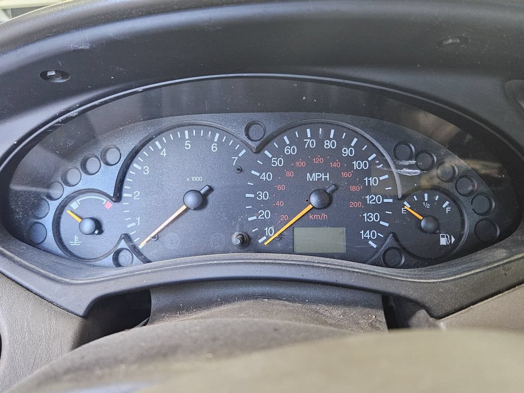 Used 2003 Ford Focus Wagon FWD image 12