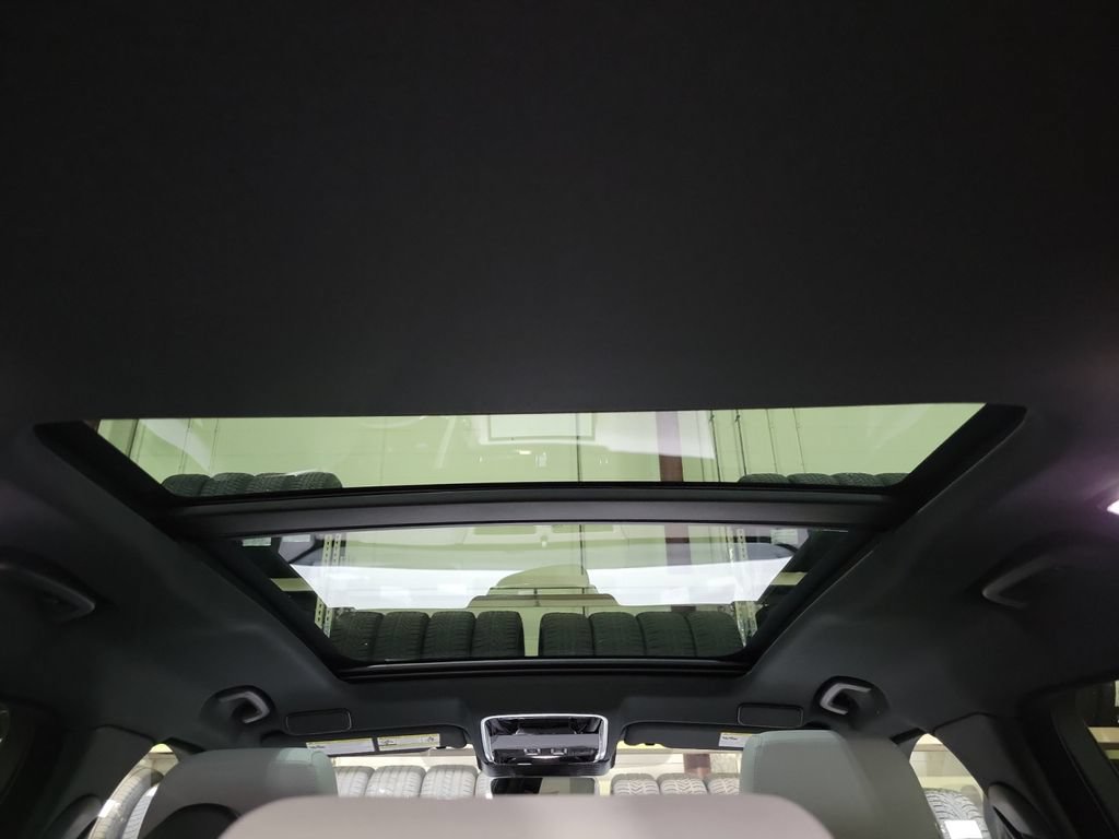 New 2026 Land Rover Range Rover Velar S AWD/4WD image 27
