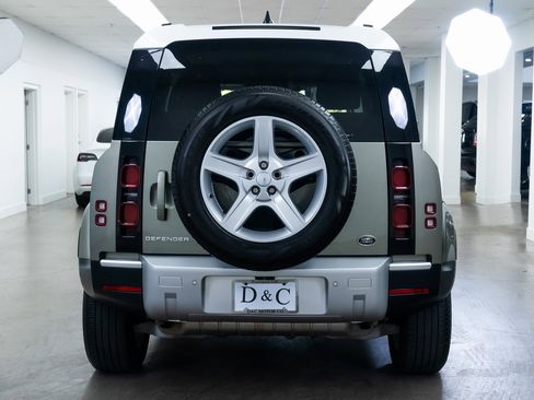 Used 2022 Land Rover Defender 90 image 5