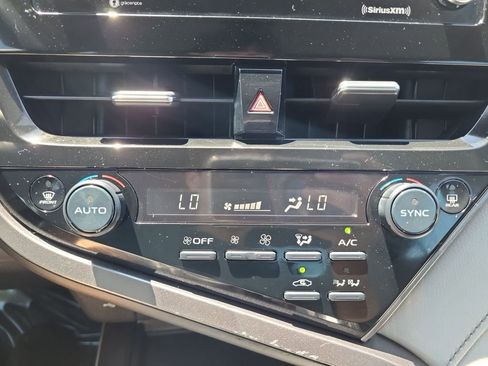 Used 2021 Toyota Camry SE FWD image 20