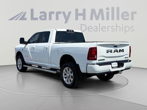 Used 2026 RAM 2500 Laramie w/ Sport Appearance Package AWD/4WD image 4
