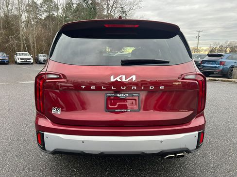 Used 2024 Kia Telluride S image 4
